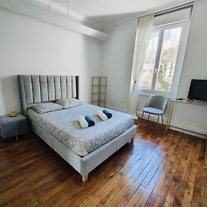  Séjour chez l'habitant Self-checkin Town House - To Rent In A Beautiful Modern Town House - Not A - Location De Avec Arrivee En Autonomie - Extra Fee For Sheets And Towels - Private Parking - Check Your Plateform Inbox And Follow Check-in Instructions